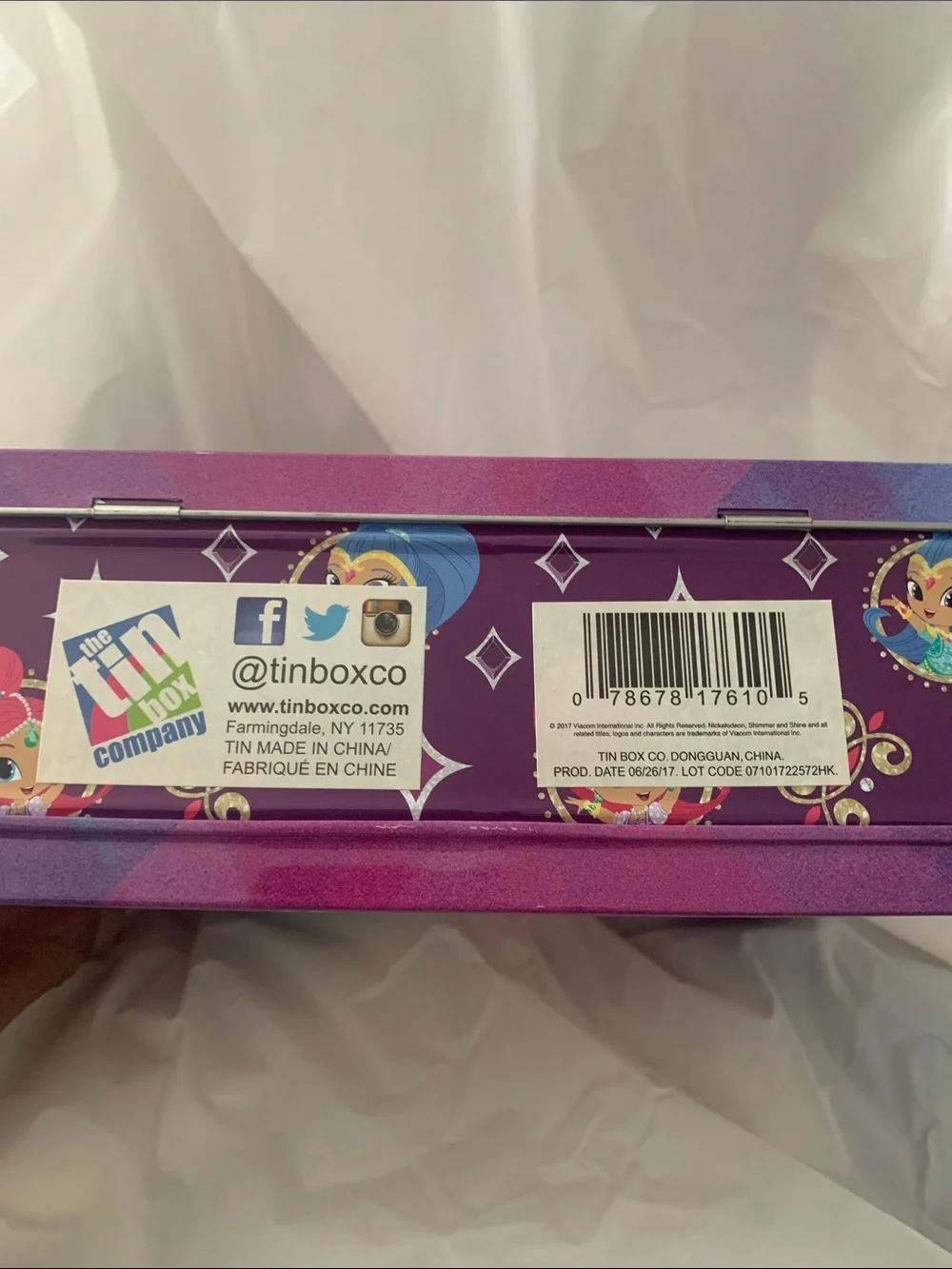 Unused tin lunch box Shimmer and Shine